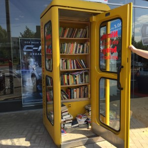 Autosaxe Bücherzelle