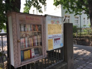 Bücherschrank, Offenes Tauschregal, Telefonzelle, Bücherzelle, Büchertausch, Dresden, Tausch, Bücher, Buch, Buchtausch,