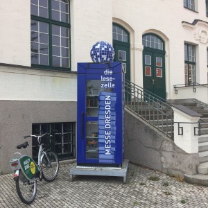 Die Lesezelle Messe Dresden, Bücherschrank, Offenes Tauschregal, Telefonzelle, Bücherzelle, Büchertausch, Dresden, Tausch, Bücher, Buch, Buchtausch,